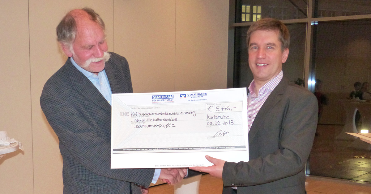 Foto der Scheckübergabe